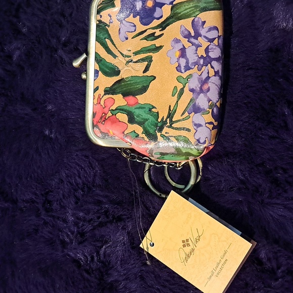 Small Leather Change Purse - Picture 3 of 3